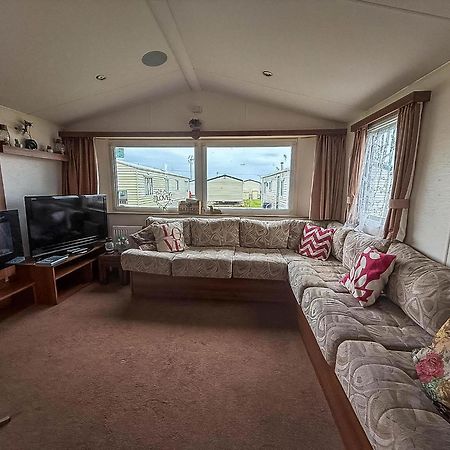 Great 8 Berth Caravan For Hire At St Osyth Beach In Essex Ref 28123Gc Clacton-on-Sea Kültér fotó